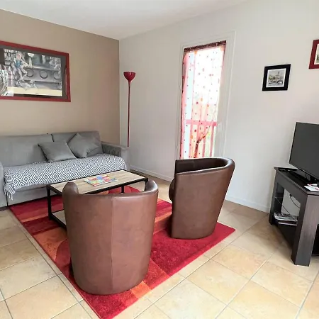 Apartment T2 Calme A Avec Parking Et Internet - Fr-1-495-103